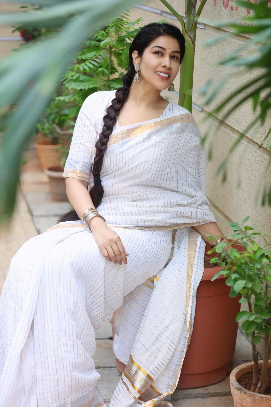 White and Gold Striped Kasavu Saree