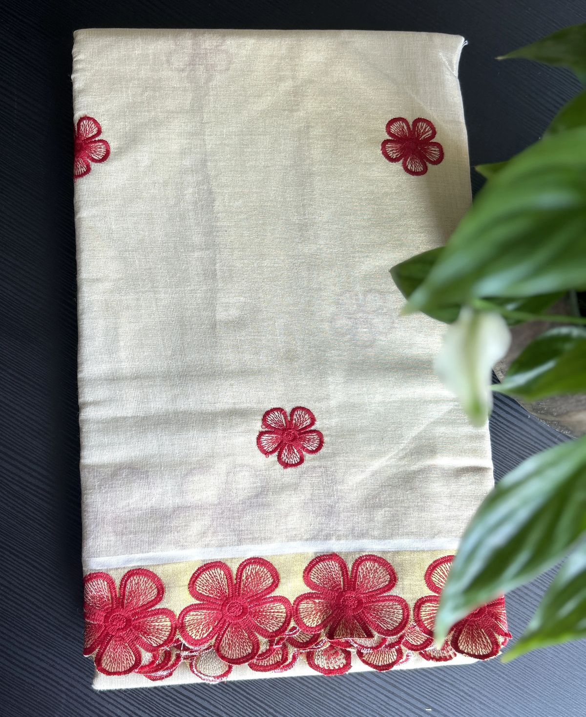 White Kasavu Saree with Red Floral Embroidery and Border - Image 2