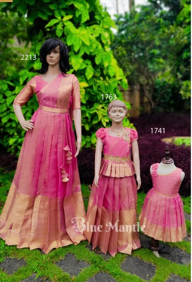 Elegant Pink & Gold Mom & Daughters Matching Set - Image 2