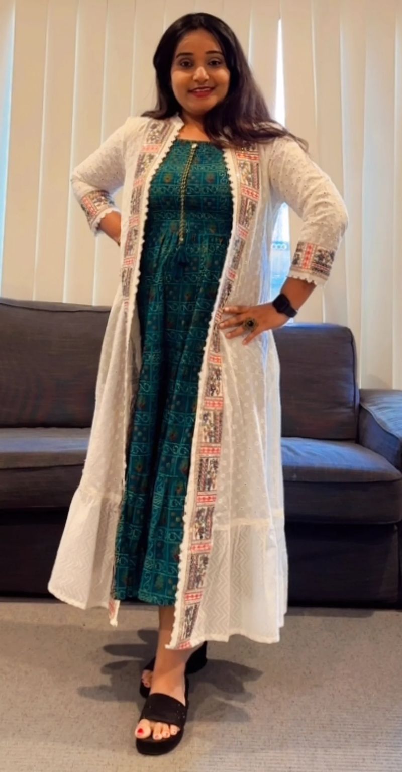 Printed Dress with Long White Shrug - Image 2