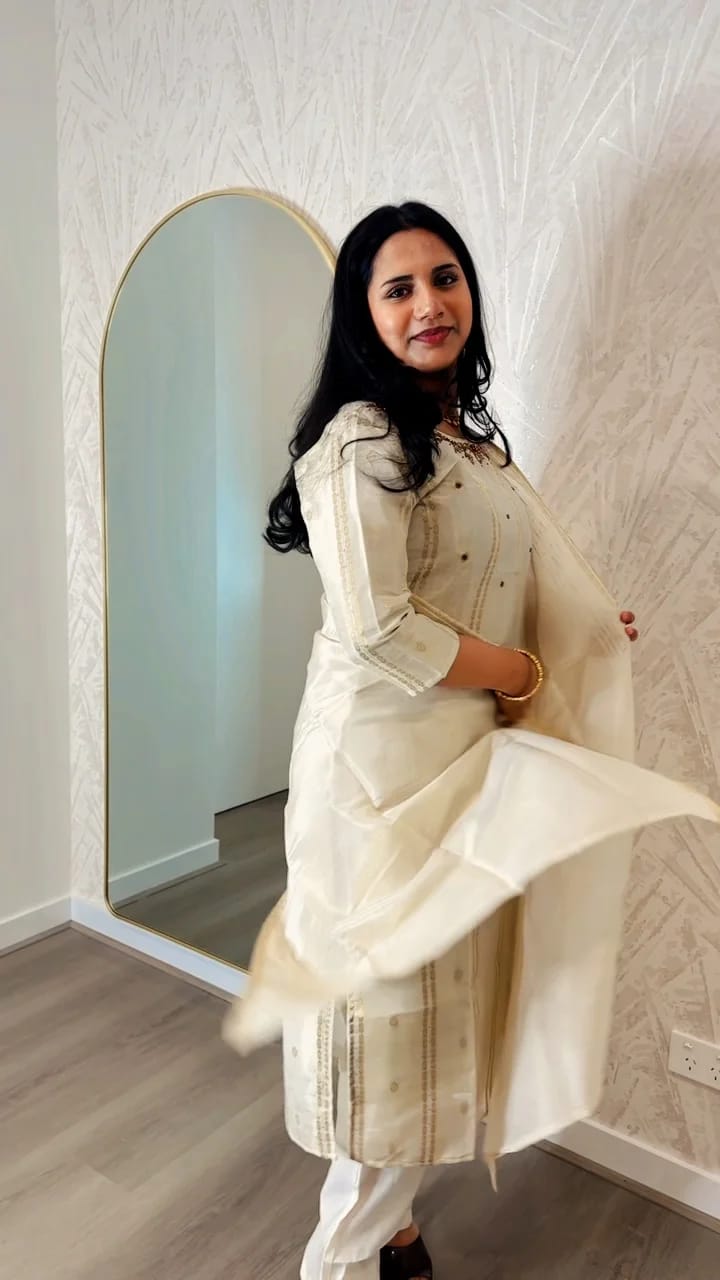 Onam Salwar slitted - Image 2