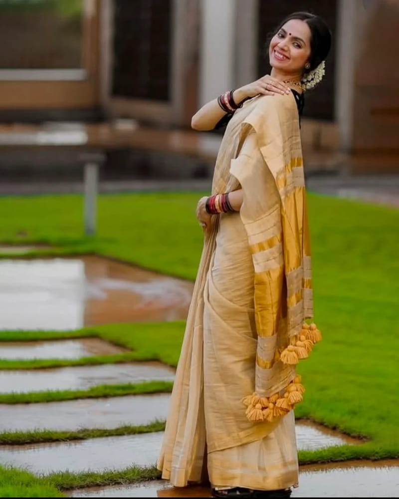 Ivory Cream Mulcotton Saree - Image 3