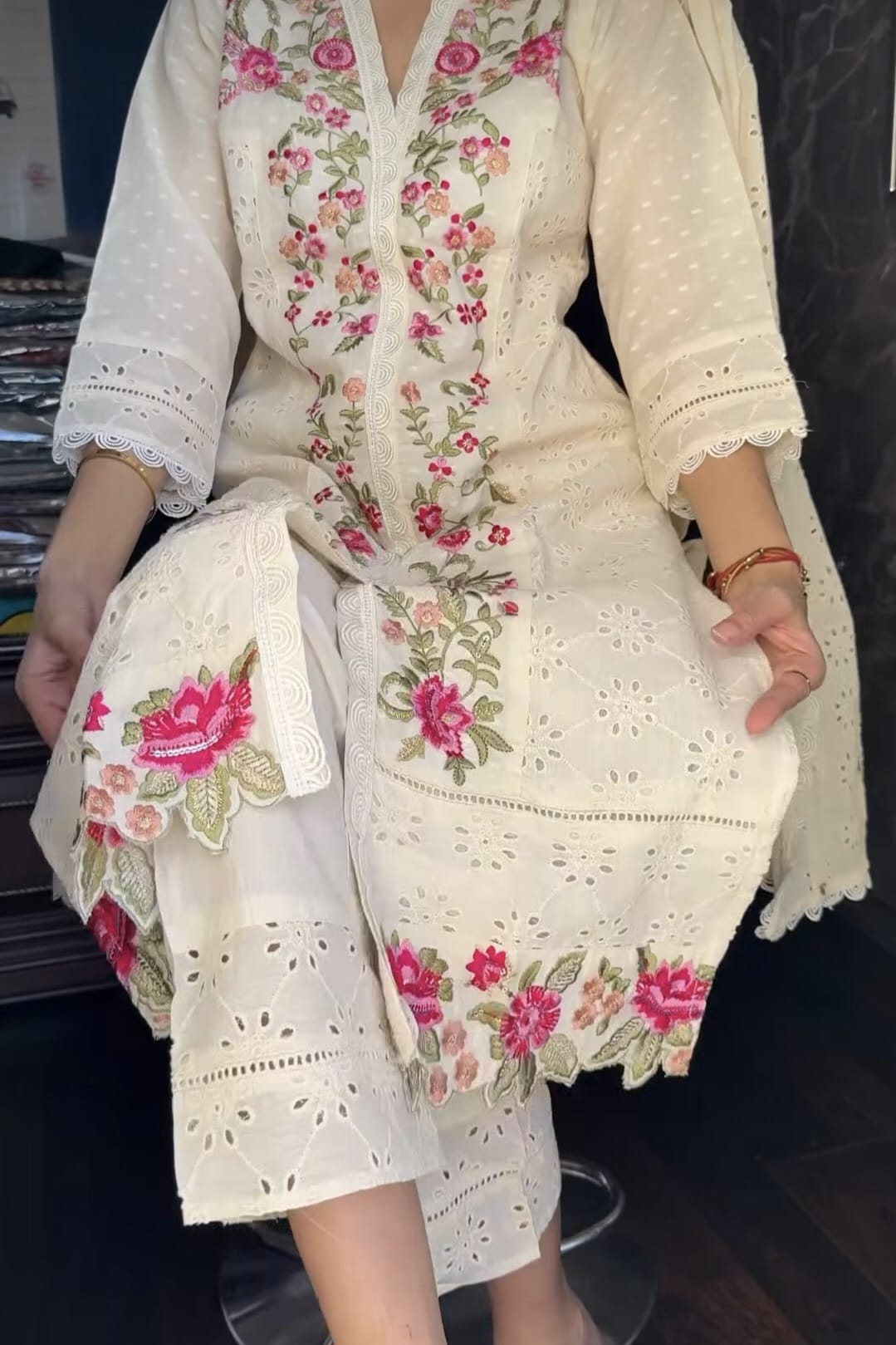White Embroidered Chikankari Salwar Suit with Floral Motifs - Image 3
