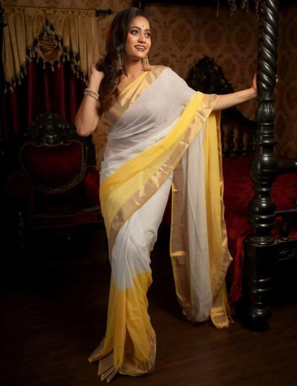 White and Gold Kerala Kasavu Saree - Image 2