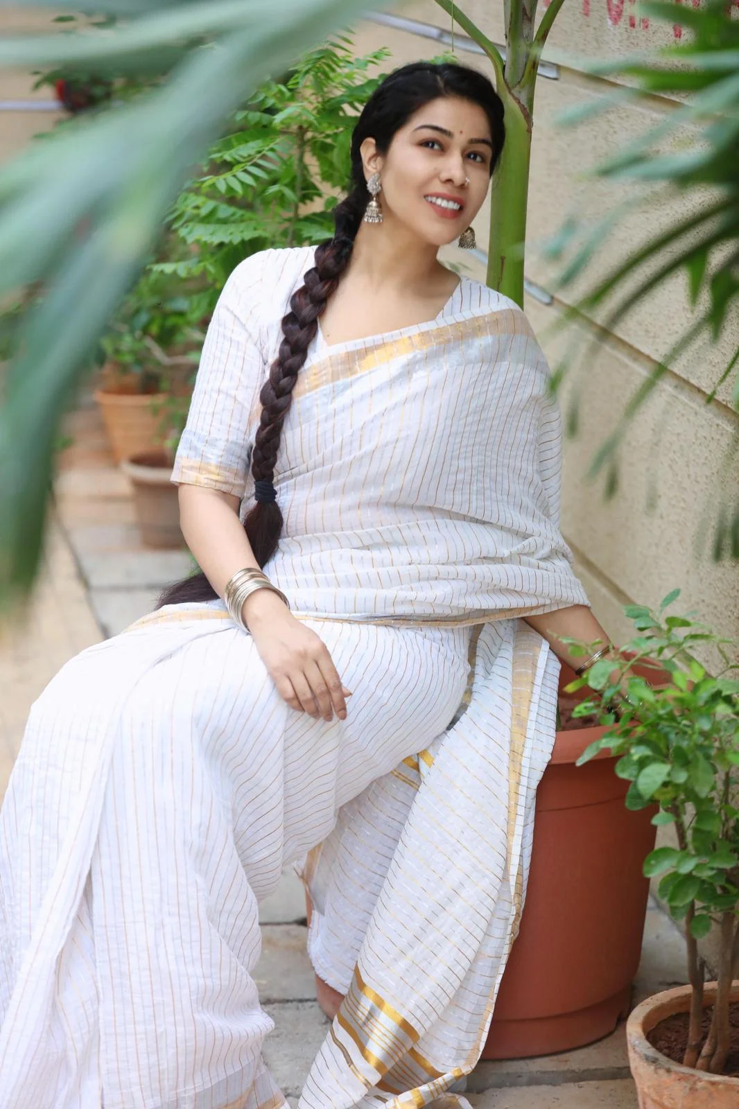 White and Gold Striped Kasavu Saree
