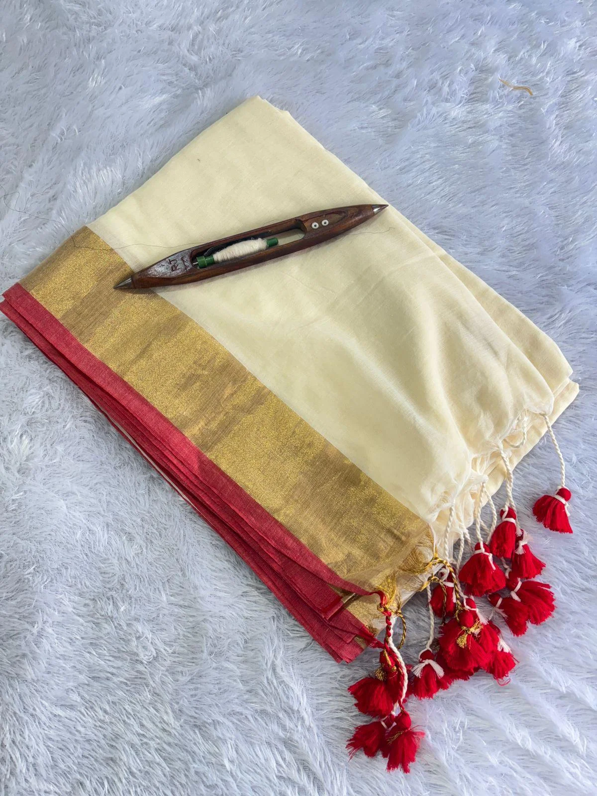  White and Gold Kasavu Saree with Red Border