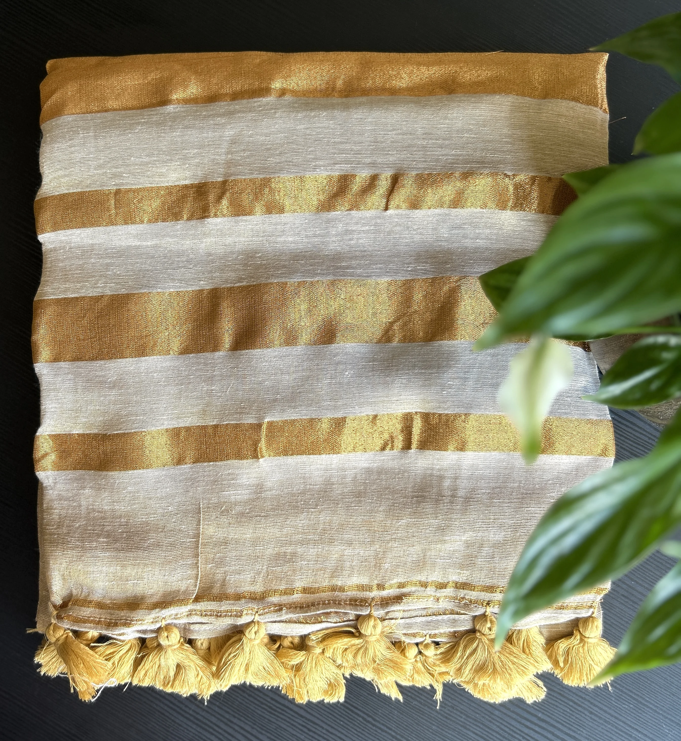  White and Gold Striped Kasavu Saree with Tassels - Image 3