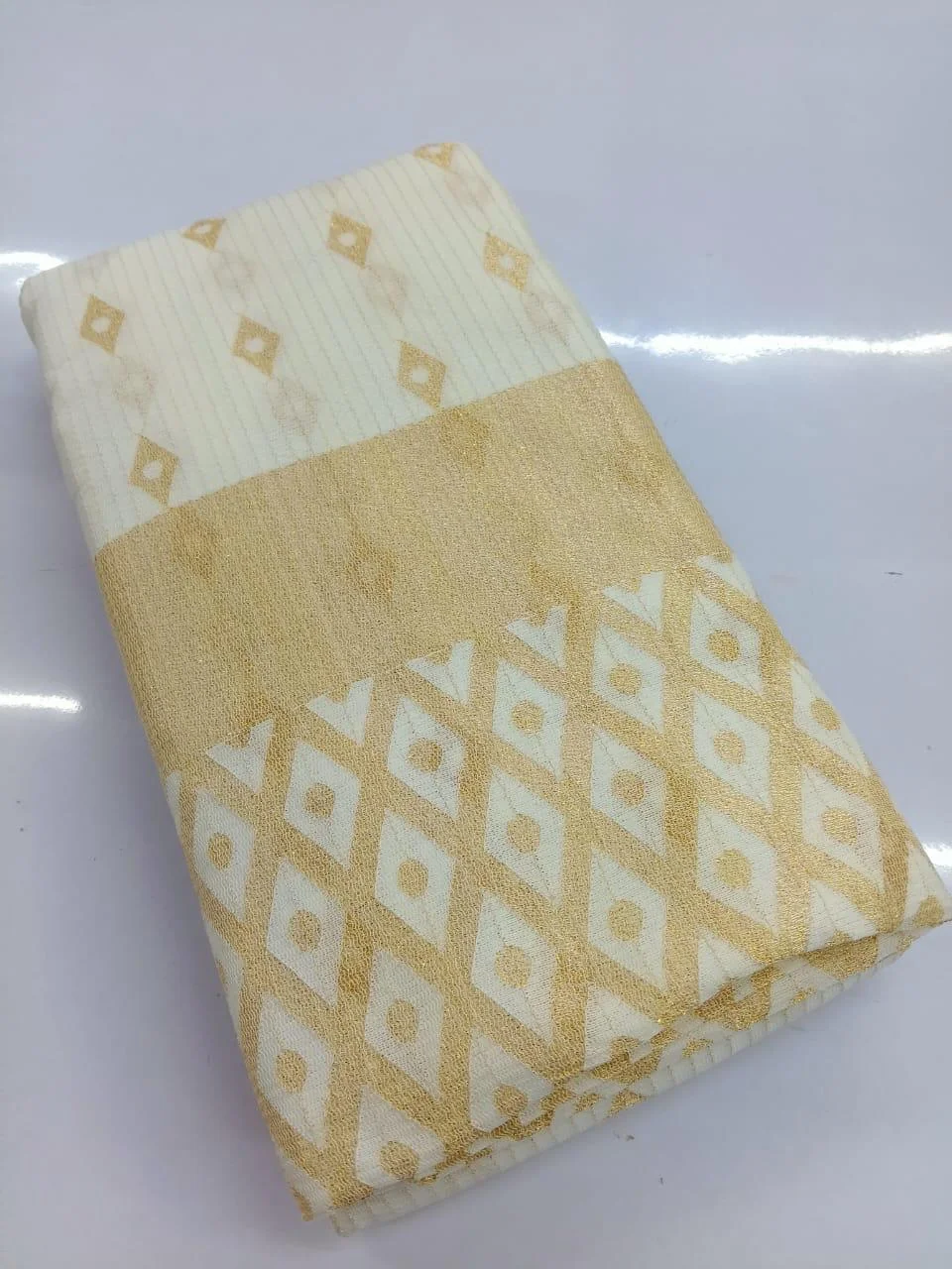 White and Gold Diamond Pattern Kerala Kasavu Saree
