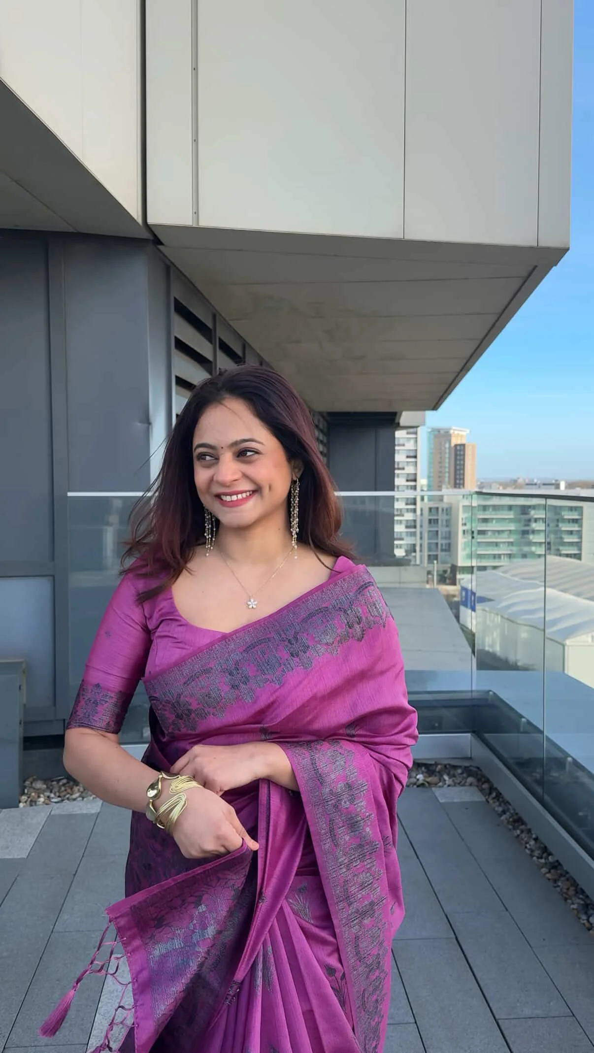 Mauve Georgette Saree with Intricate Silver Floral Border and Matching Blouse - Image 4