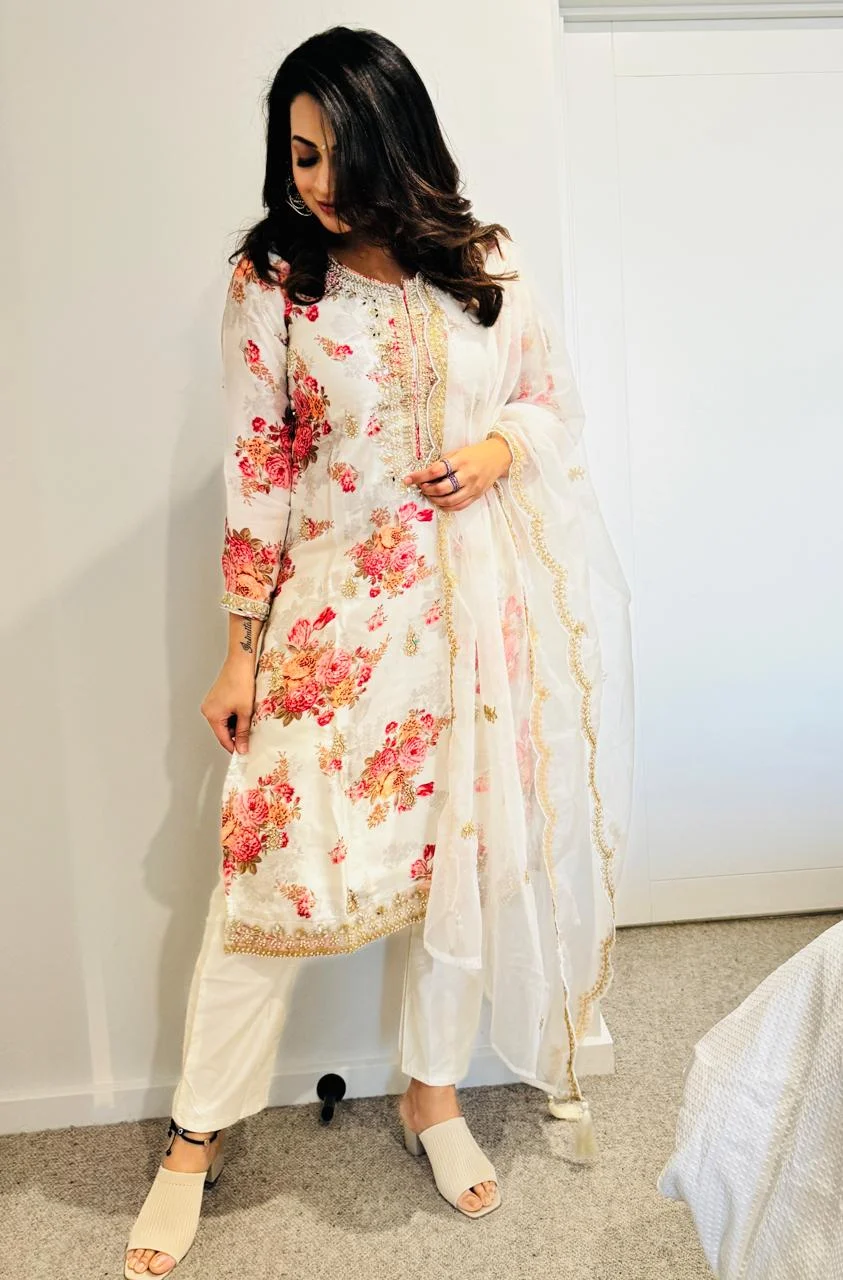 White Floral Embroidered Salwar Suit - Image 3