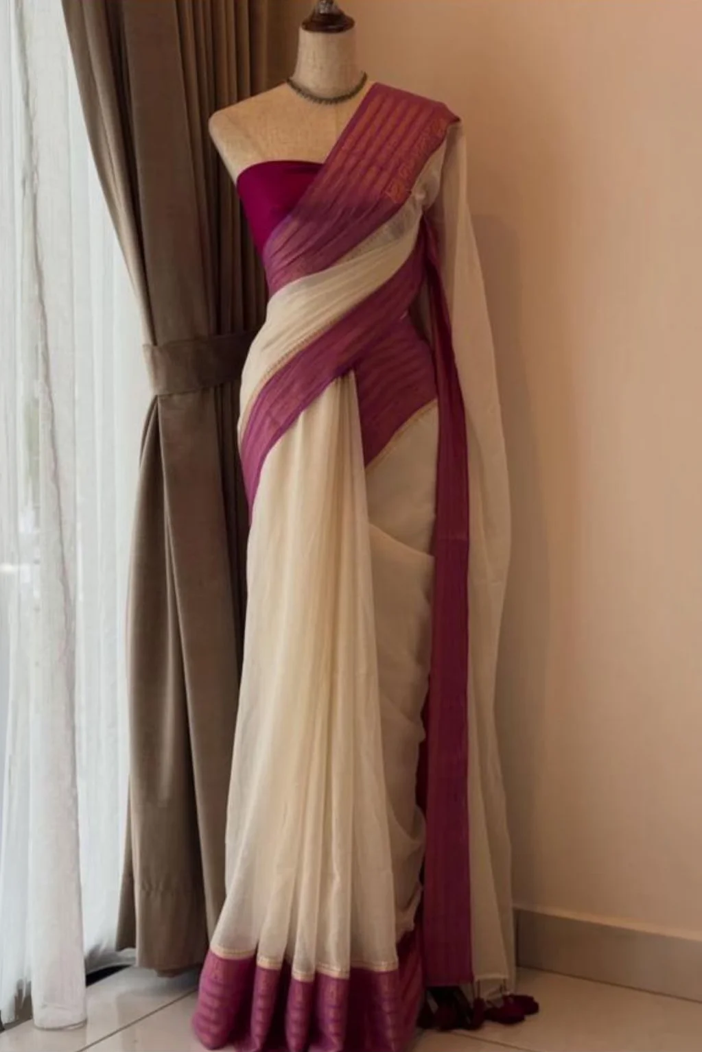 Elegant purple bordered Kerala Mulcotton saree with stripes - Image 3
